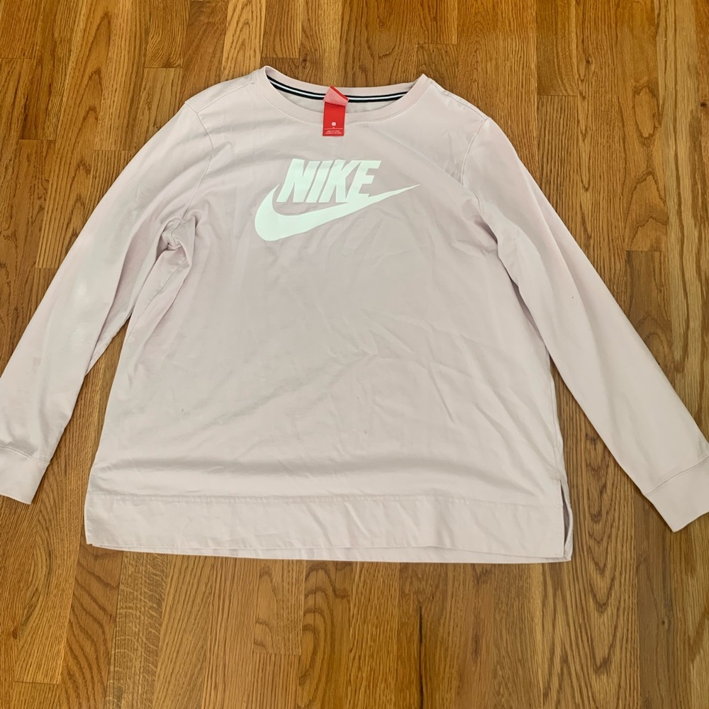 Never worn Nike long sleeve